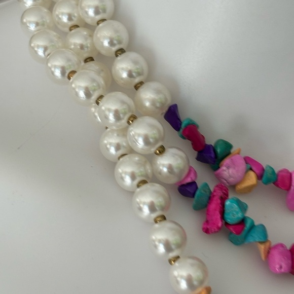 Gold Heart Pendant with Multicolor Beads Necklace - Picture 4 of 8